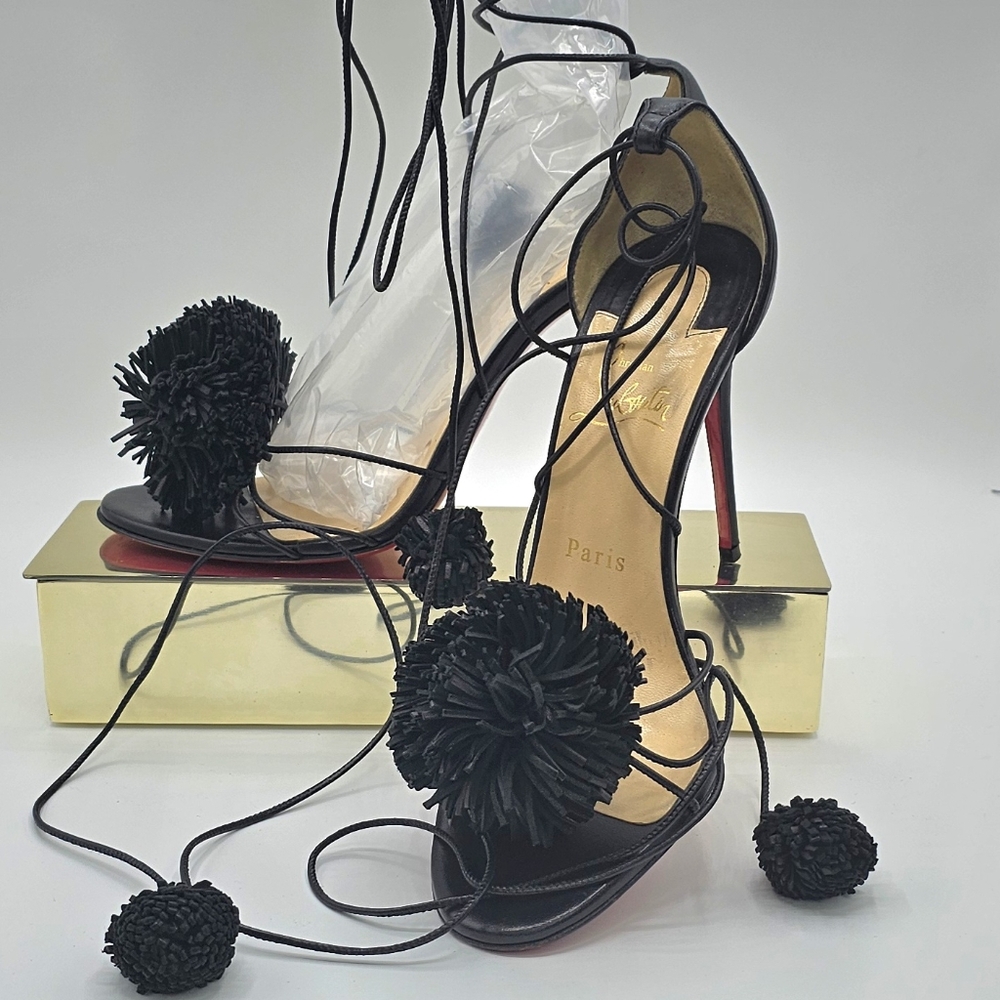 Elegant Black Women's Shoe with Pom-Pom Detail 37 1/2 Christian Louboutin - Picture 3 of 16